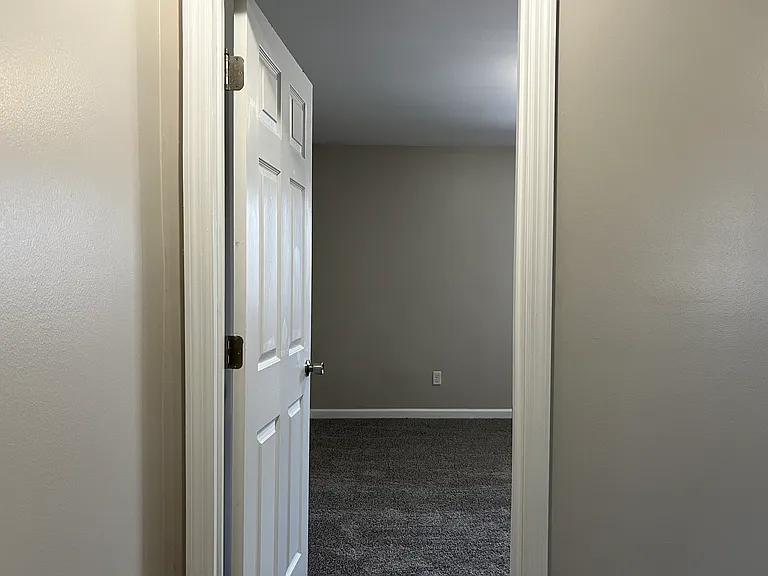 105 Chesapeake Ct — Photo 10