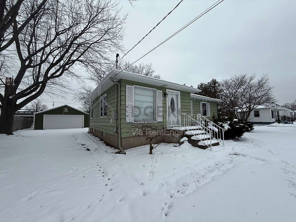 1st image of 740 Lyles St SE