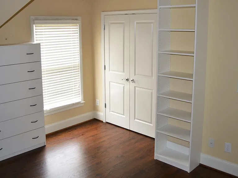 Another kids / guest room
