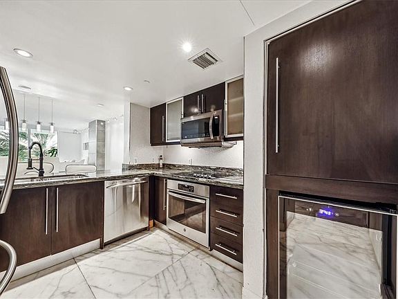 5th image of 2101 Brickell Avenue #312