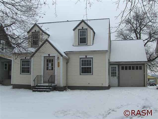 1st image of 909 S Minnesota St