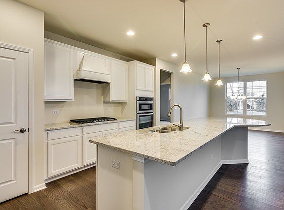 2nd image of 5 Melrose Pl