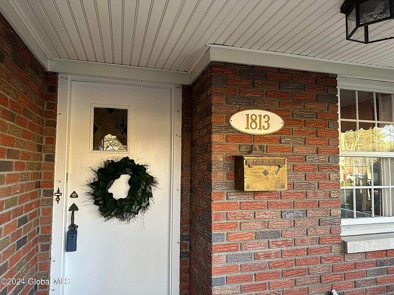 4th image of 1813 12th Avenue