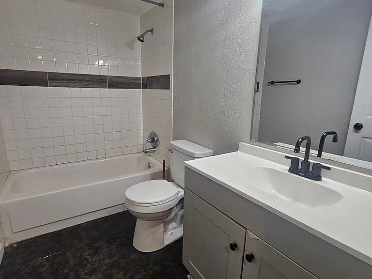 3410 Heatherton Dr — Photo 4