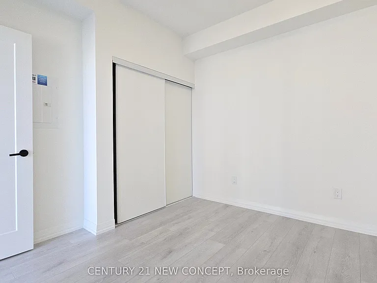 280 Dundas St W #714 — Photo 14