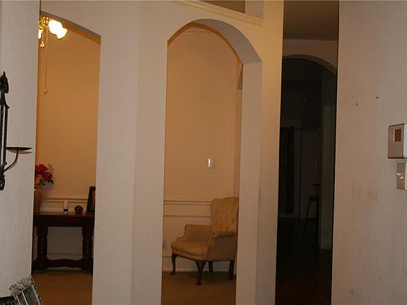 3rd image of 3409 Nandina Dr