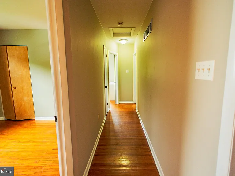 300 Macclelland Ave — Photo 26