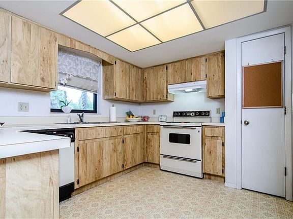 5th image of 1000 Teague Ct