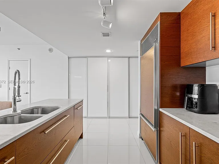 495 Brickell Ave #905 — Photo 2