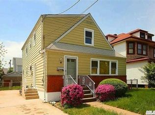 93 Roslyn Rd, Mineola, NY 11501