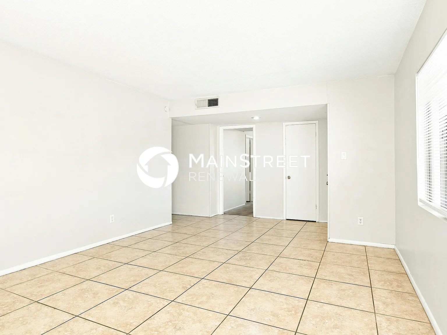 6425 W Oregon Ave — Photo 2