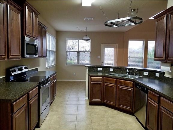 3rd image of 1012 Evers Dr