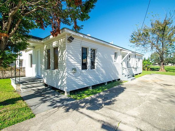 5th image of 311 Chennault St