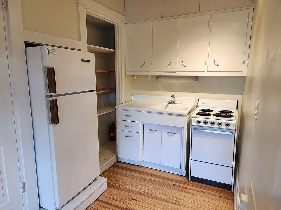 1st image of 711 E Orange St #3