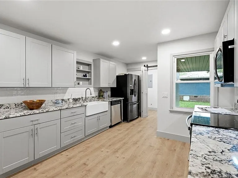 1079 Fairview Rd NW — Photo 9