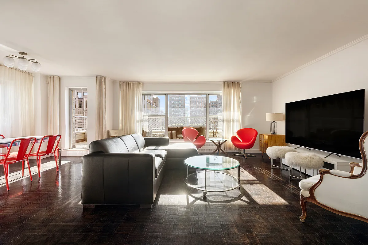 2 Fifth Avenue #17C in Greenwich Village, Manhattan | StreetEasy