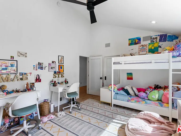 4606 Roma Ct — Photo 48