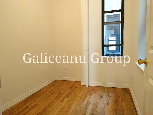 Rented by Lexington Real Estate Group | media 10