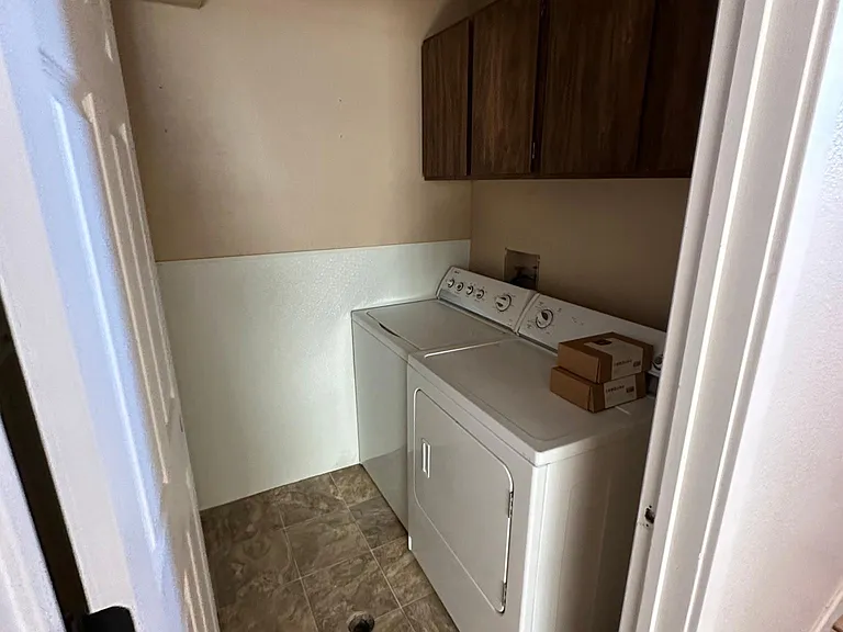 883 N Gossett Pl — Photo 14