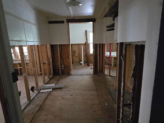 3rd image of 15 Caney Ct