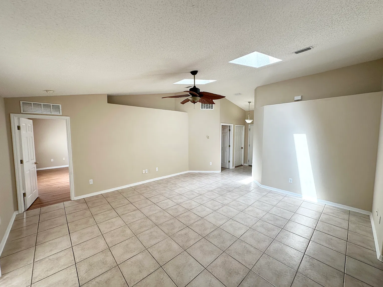 36 Port Royal Dr — Photo 4