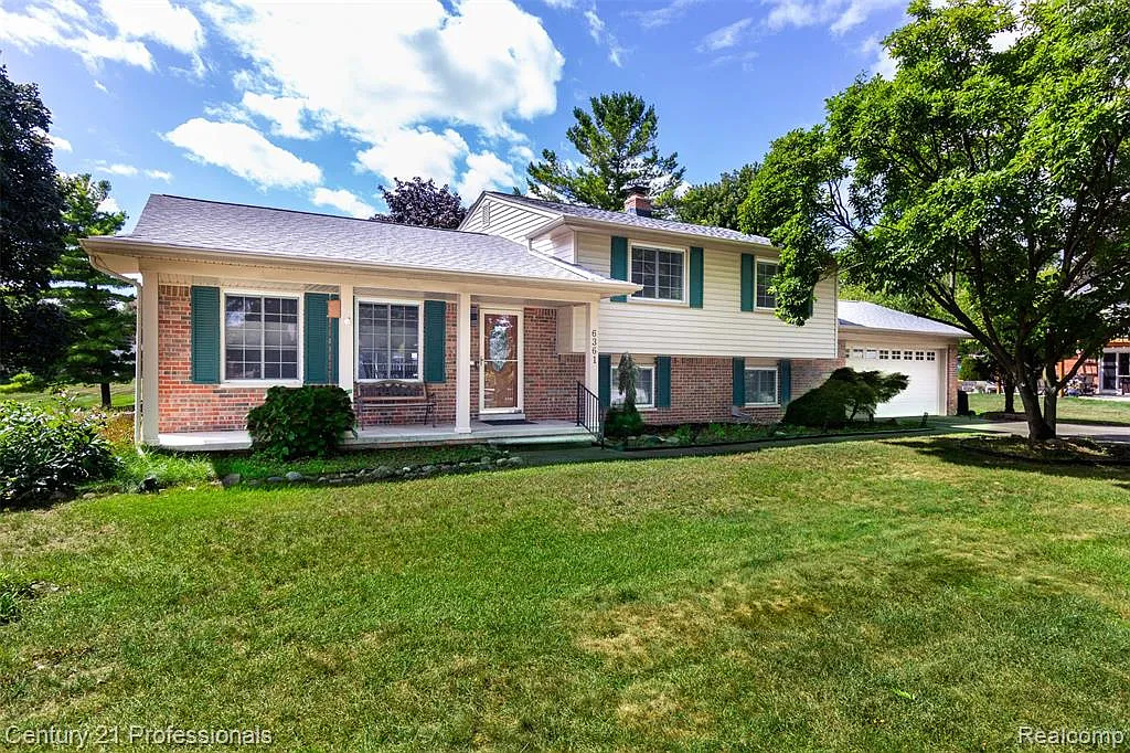 4 bed, 2000 sqft, $3,200 — Photo 2