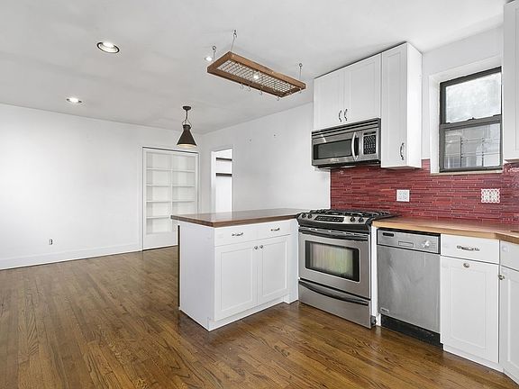 5th image of 546 E 11th St APT 5B