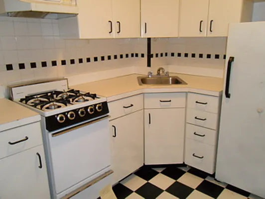 Rented by CitySites Real Estate Group | media 20