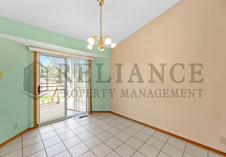 8502 W Westlawn Cir — Photo 12