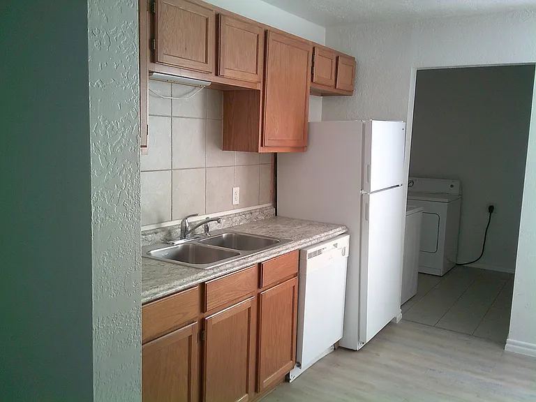 1155 NW Ozmun Ave — Photo 3
