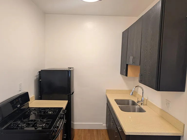 The Langham Apartments — Photo 24