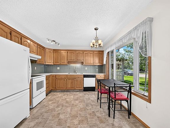 5th image of 3 E Parklane Pl