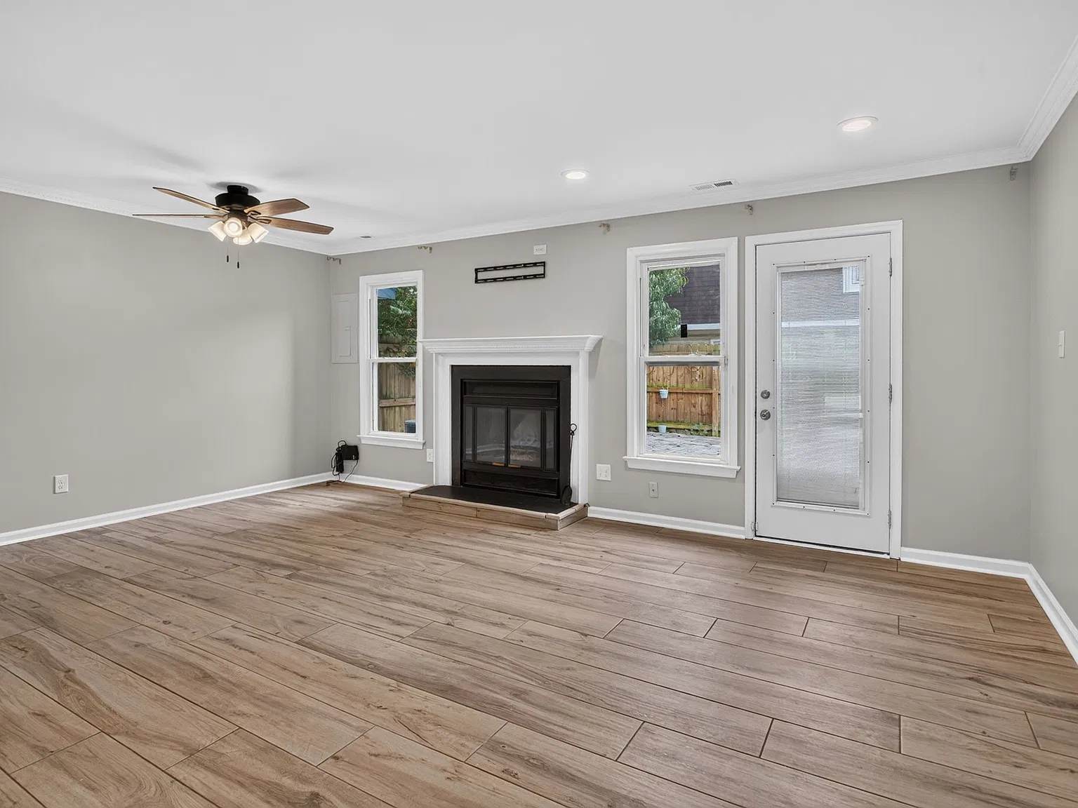 2 bed, 2.5 bath, 1438 sqft, $2,150 — Photo 3