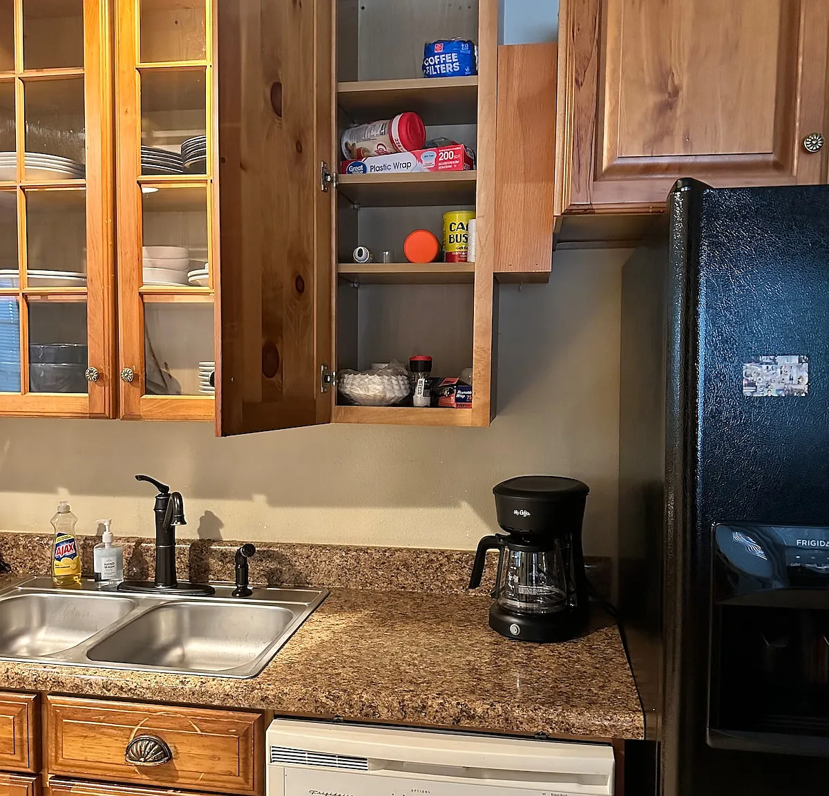 5 bed, 2200 sqft, $4,200 — Photo 2