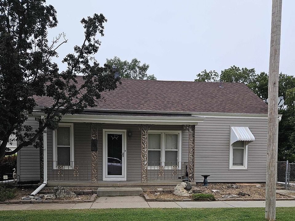 1st image of 309 E 1st St