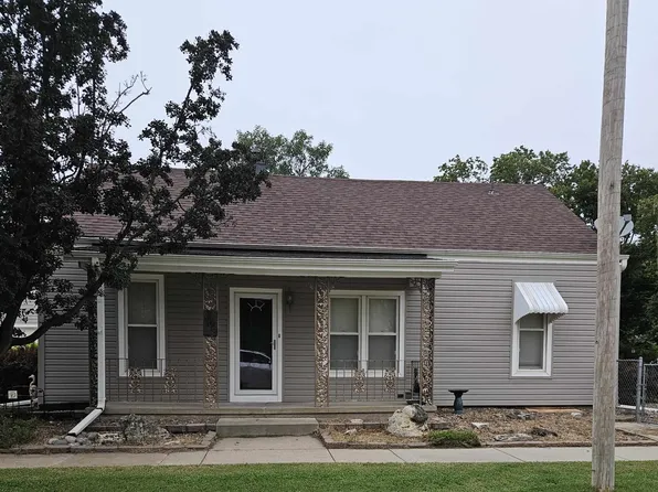 309 E 1st St, New Cambria, KS 67470
