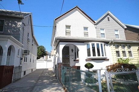 3rd image of 1422 East 57th Street