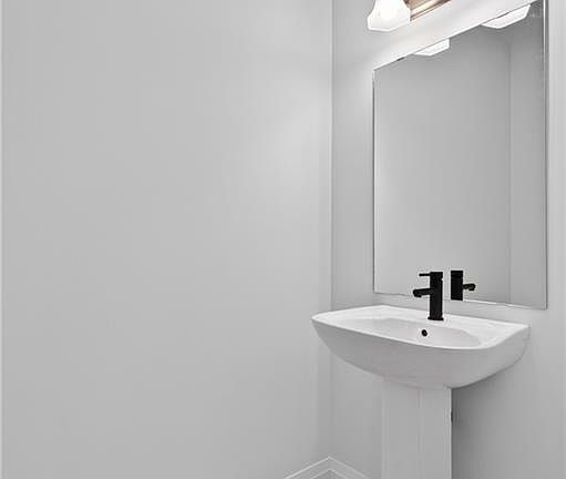 5th image of 675 Victoria Rd N #12