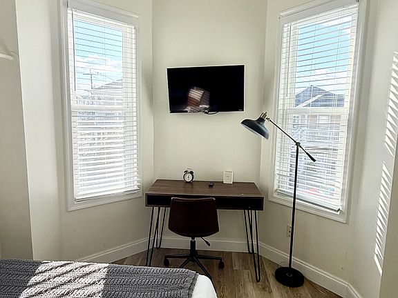 5th image of 1054 Asbury Ave #2