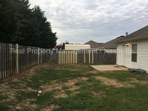 2nd image of 2784 Sutherland Dr