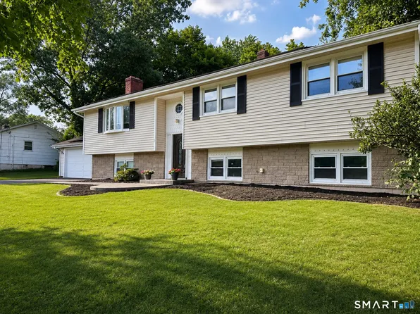 6 Liberty Terrace, North Haven, CT 06473