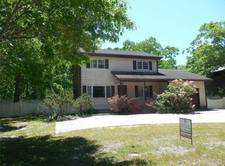 20 Seaside Ave, Hampton Bays, NY 11946