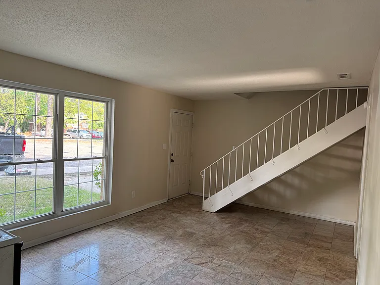 2390 Winston Way — Photo 3