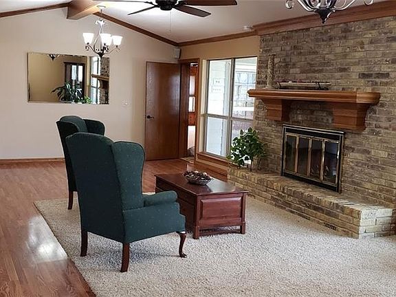 3rd image of 3724 Carrie Ln
