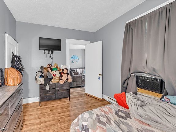 4th image of 1222 W 14th St