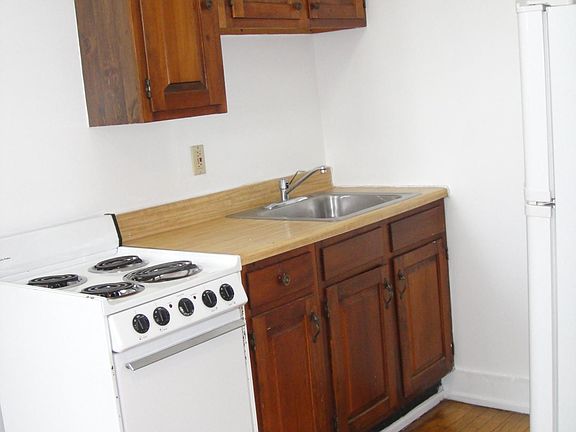 2nd image of 44 S Franklin St APT 2F