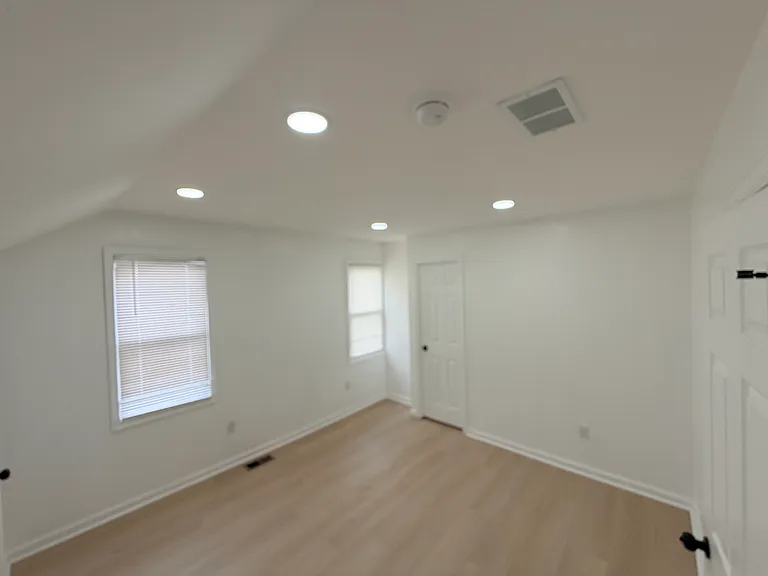 2702 Lancaster Ave — Photo 21