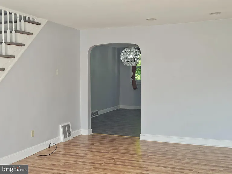 1521 W End Dr — Photo 3