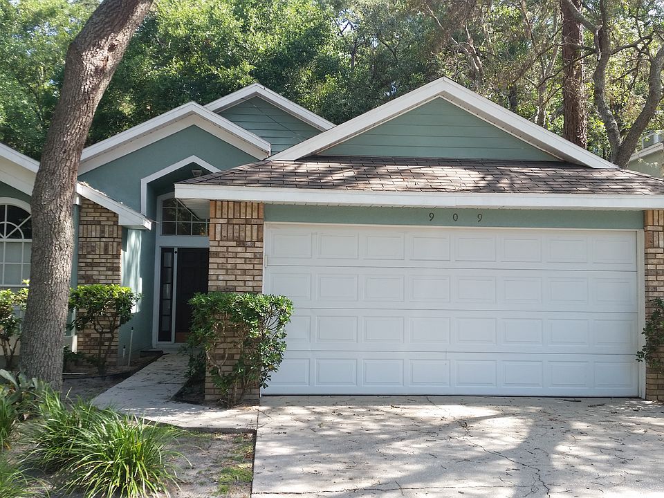 1st image of 909 Royal Oaks Dr