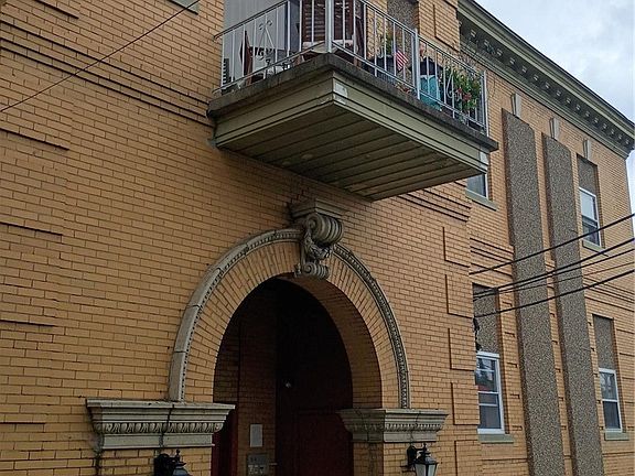 3rd image of 230 W Berkeley St APT 1201
